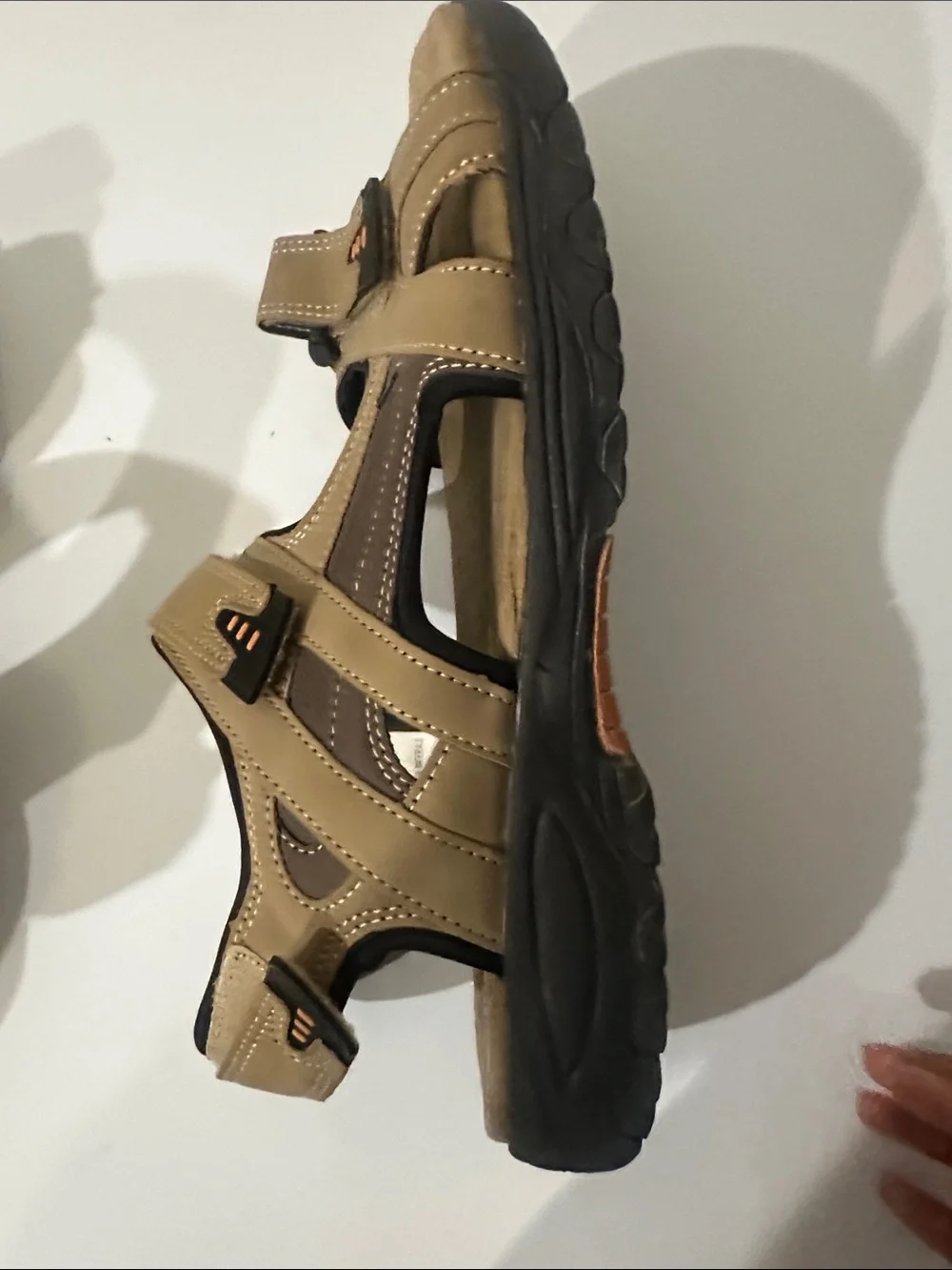 1229 Khombu Men's Tan Velcro Sandals Sz 10M